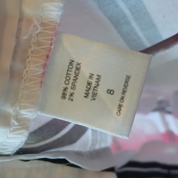 7thAvenue Design Studio New & Company White & Pink striped Capri Pants Stetch - Picture 6 of 7